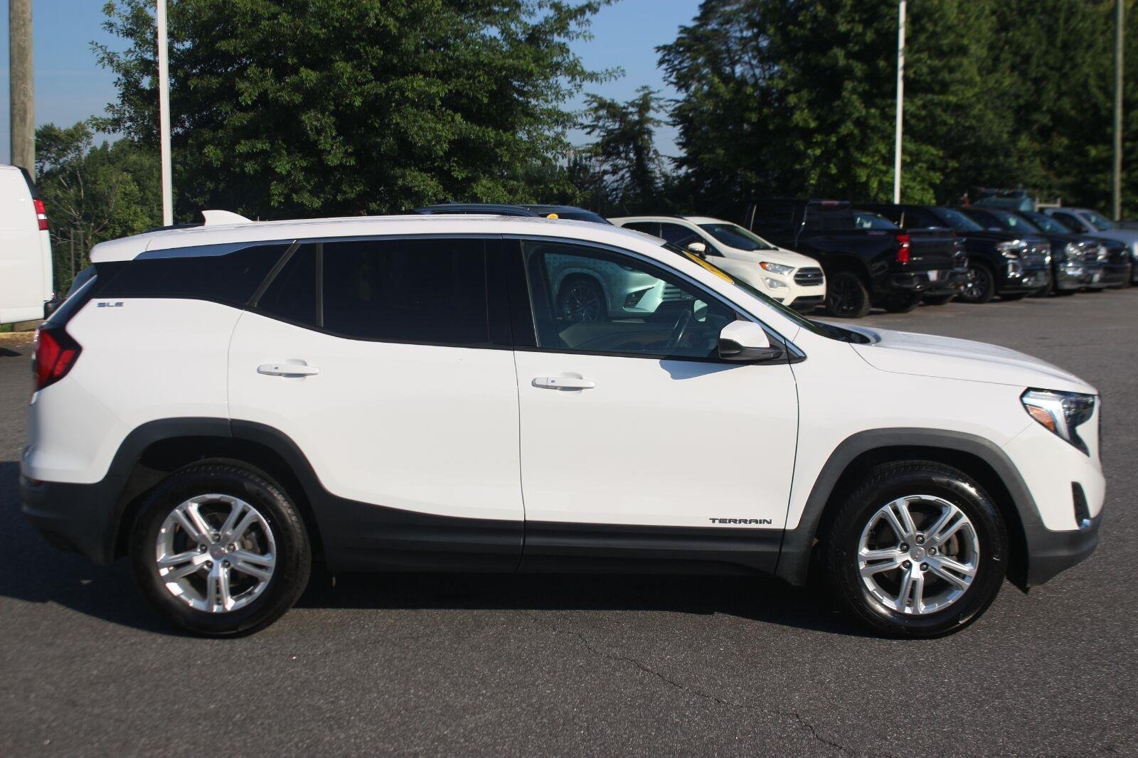 Used 2020 SUMMIT WHITE GMC SLE image 7
