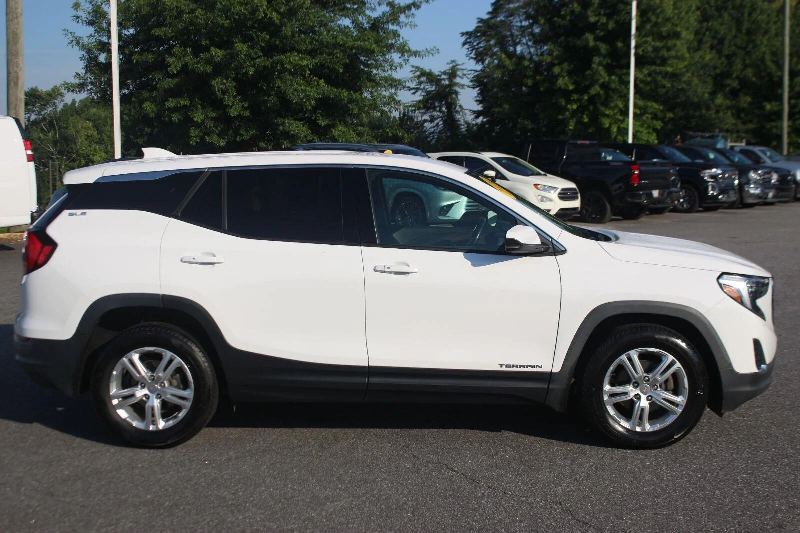 Used 2020 SUMMIT WHITE GMC SLE image 7
