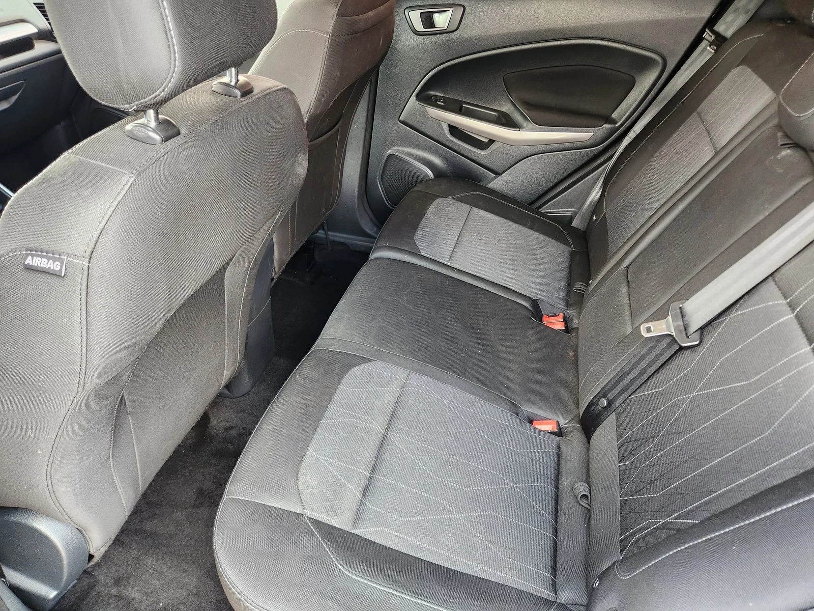 Used 2020 Black Ford SE image 29