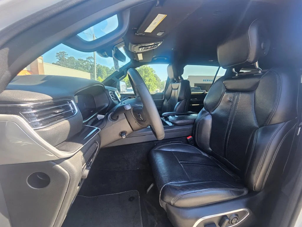 Certified Used 2023 White Jeep Base image 4