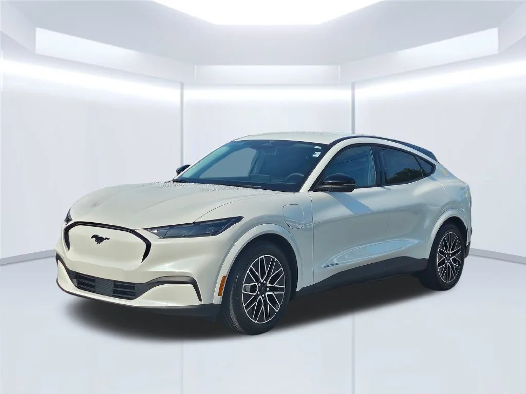 New 2026 White Ford Premium image 2