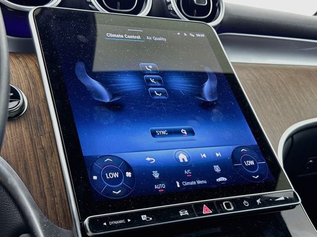 Used 2025  Mercedes-Benz GLC 300 image 15