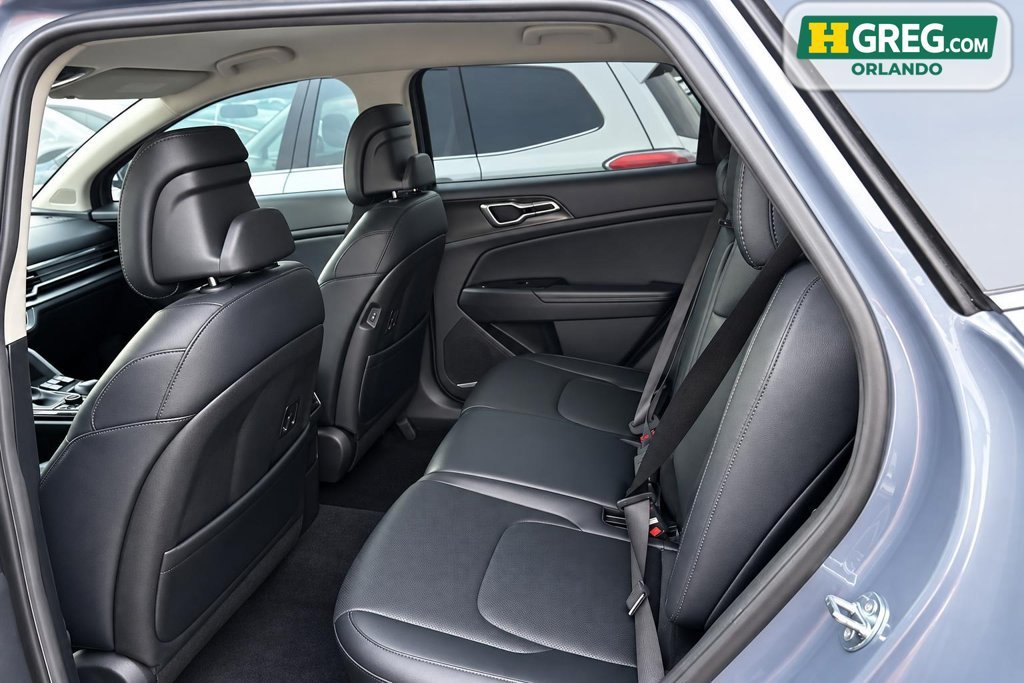Used 2024 Everlasting Silver Kia EX image 9