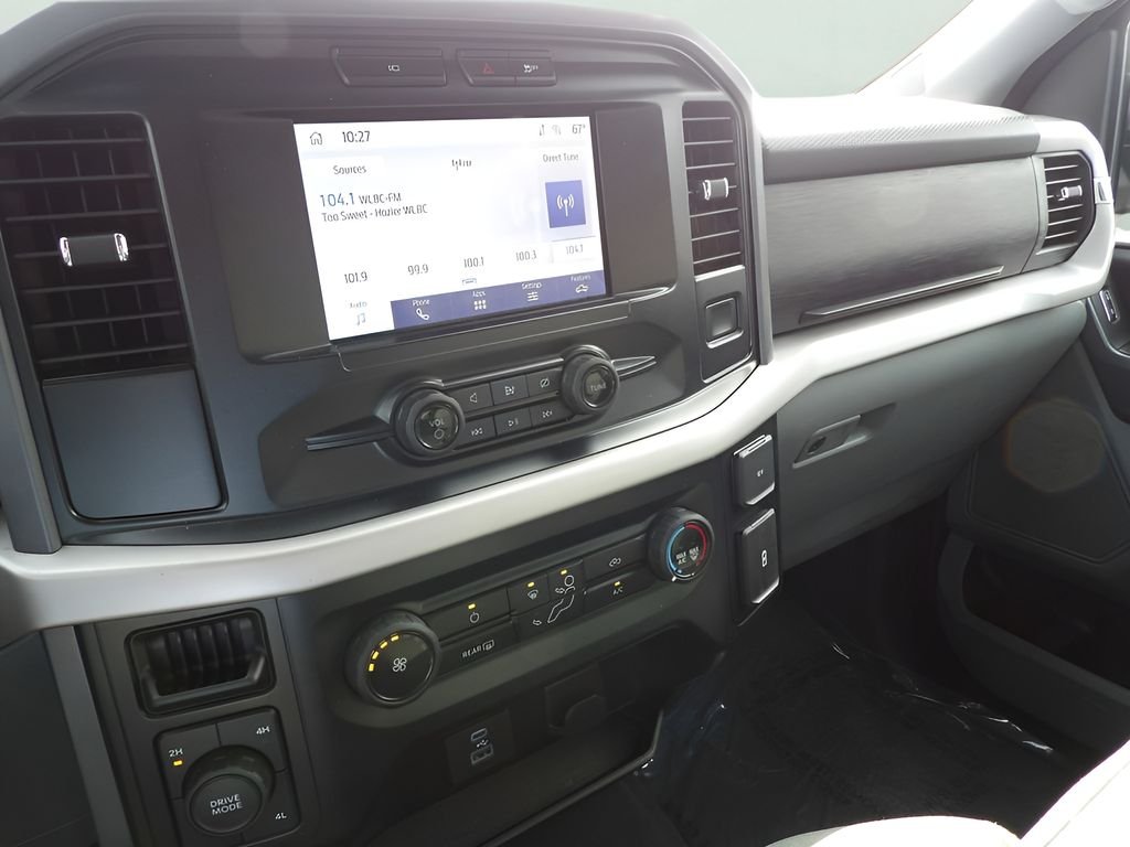 Used 2023 Oxford White Ford XLT image 24