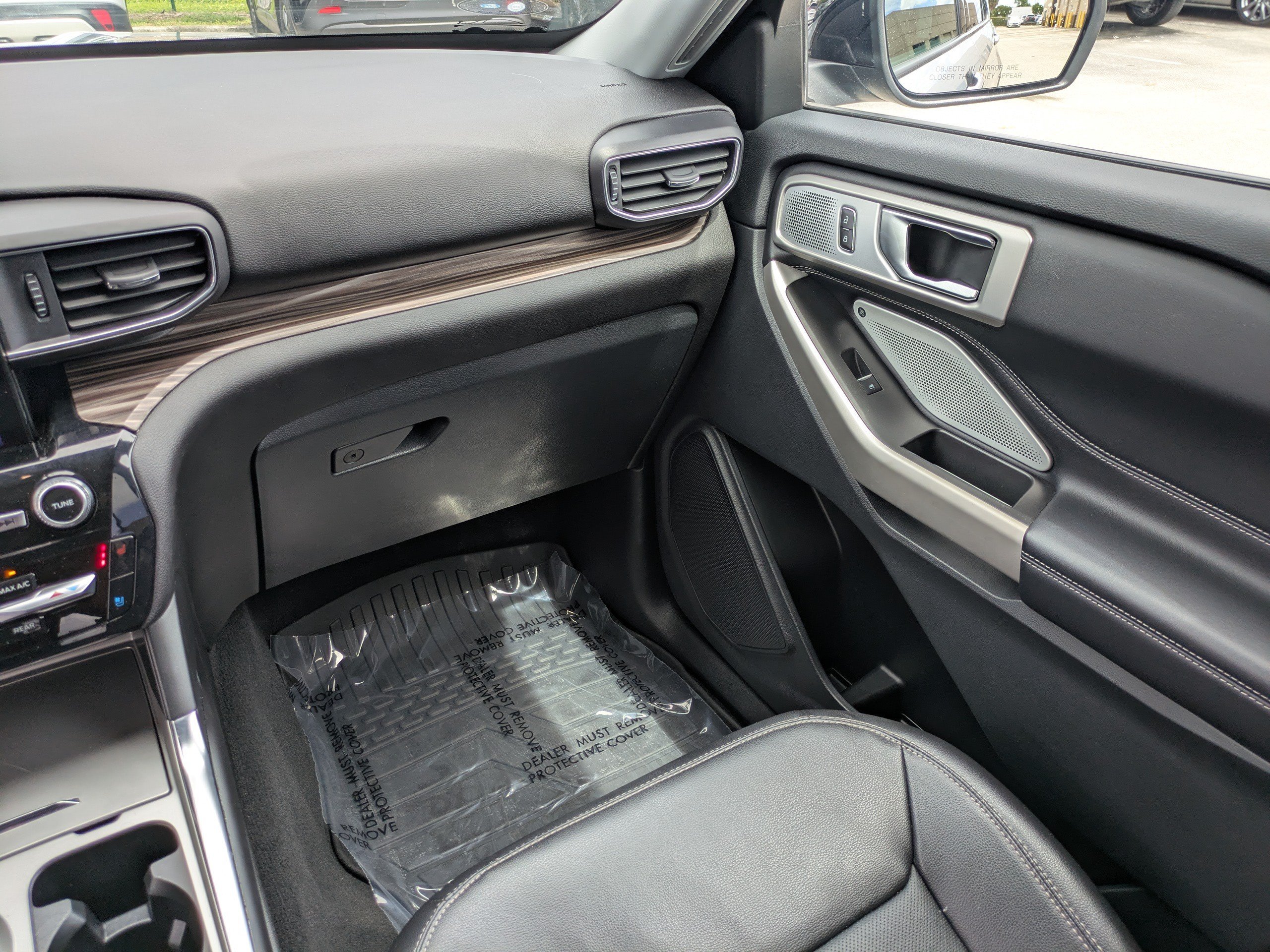 Used 2022 Silver Metallic Ford Limited image 16