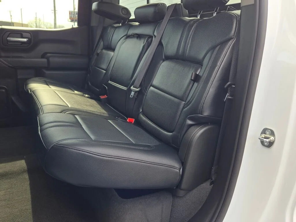 Used 2020 SUMMIT WHITE Chevrolet LT image 18