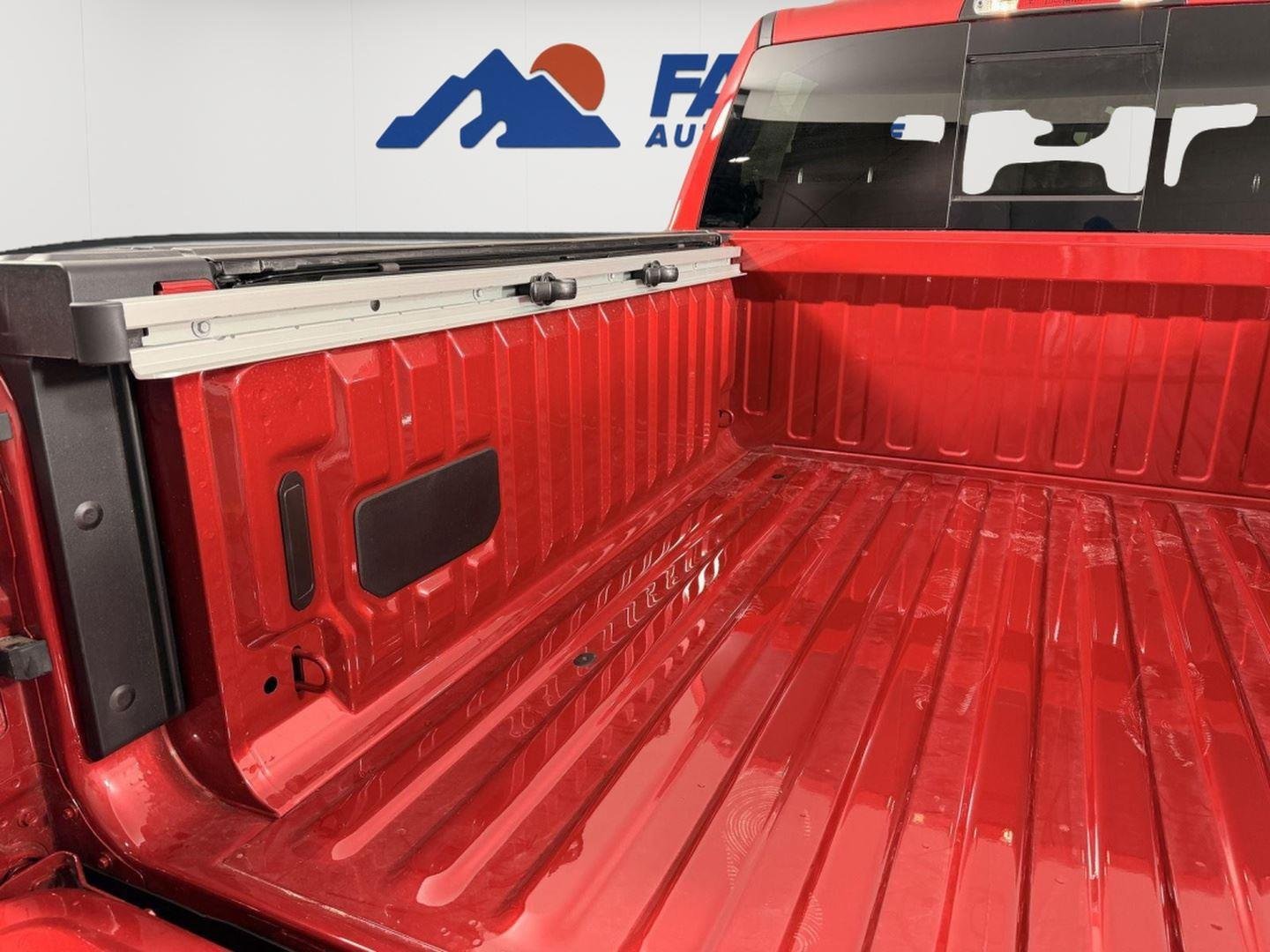 New 2026 Molten Red Pearl-Coat Exterior Paint RAM Big Horn image 7
