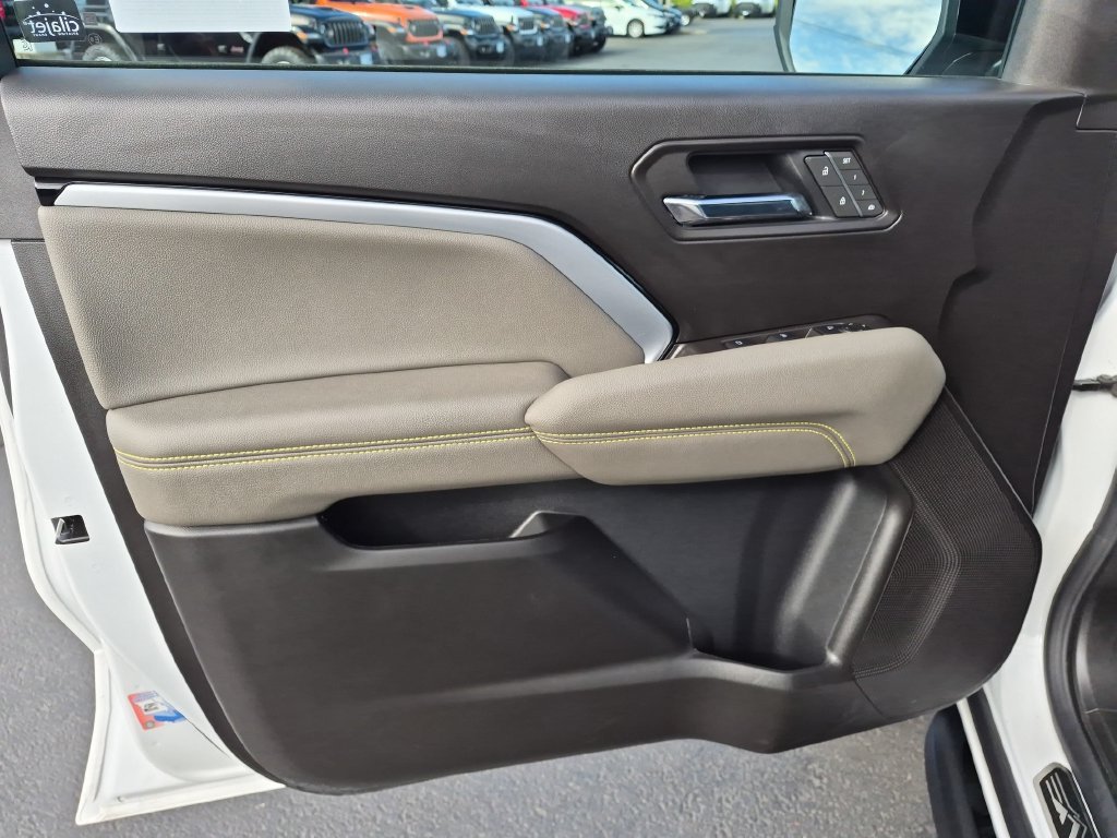 Used 2025 Summit White Chevrolet ZR2 image 10