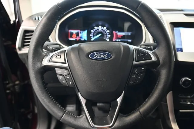 Used 2020 Red Ford SEL image 20