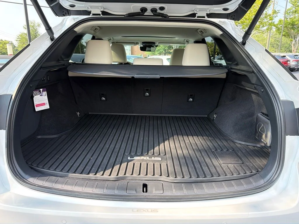 Used 2023 White Lexus 350 Premium image 37