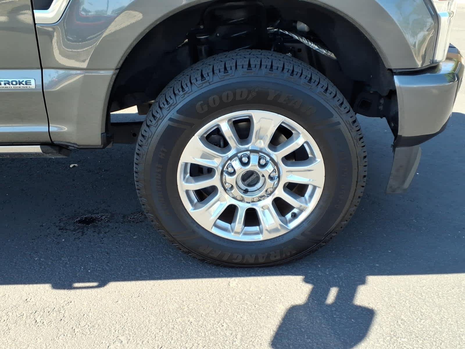 Used 2020 Magnetic Ford Limited image 12