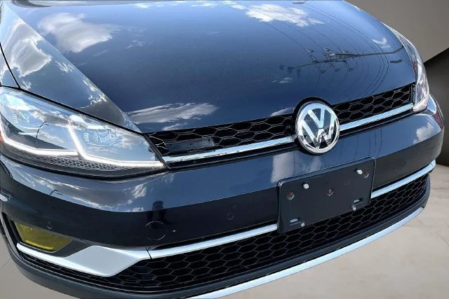 Used 2018 Black Volkswagen TSI SEL image 31