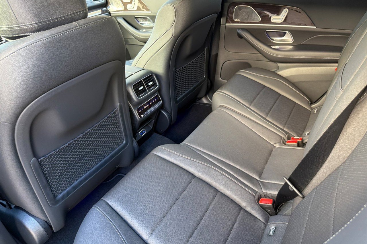 New 2026 Cirrus Silver Metallic Mercedes-Benz GLS 450 4MATIC® SUV image 11
