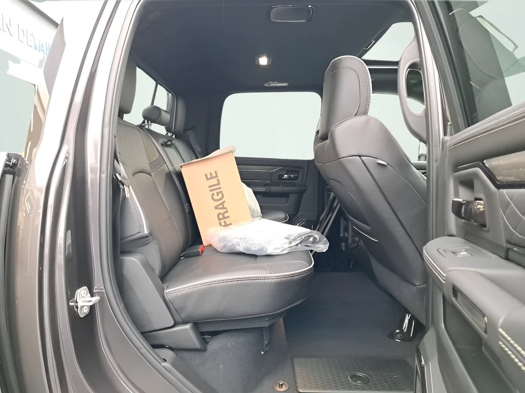 2026 RAM 3500 Limited - Photo 14