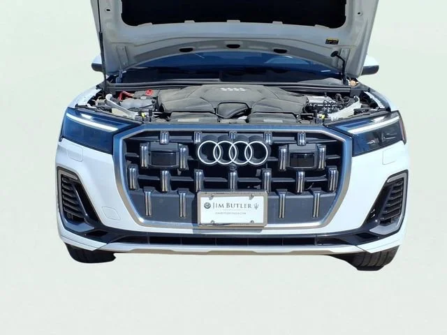 Used 2025  Audi Premium Plus image 29