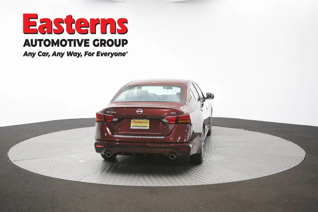 Used 2023 Red Nissan 2.5 SV image 42