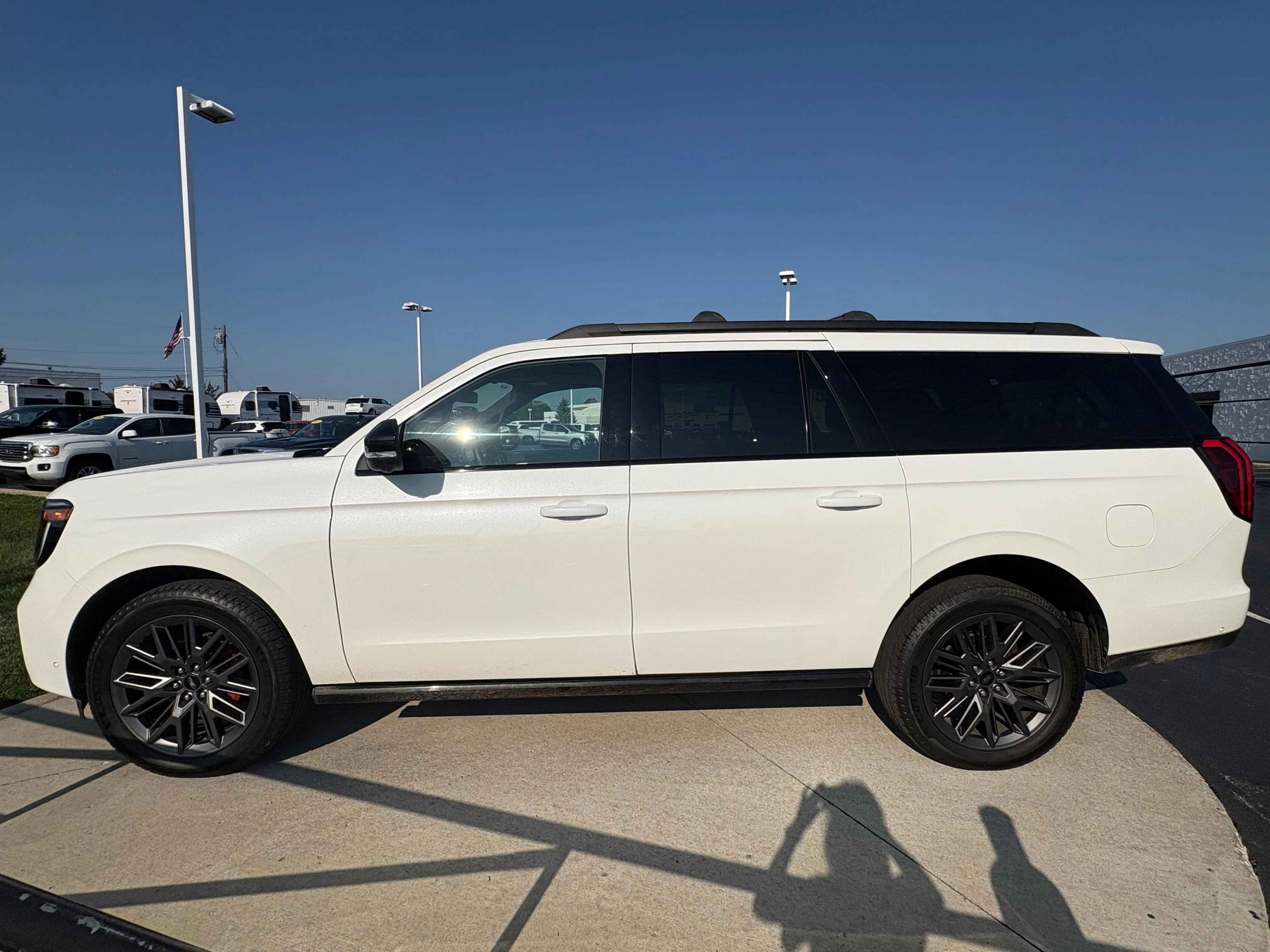 Used 2025 White Metallic Ford Platinum image 4