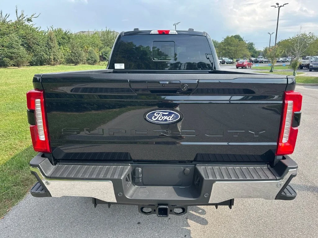 New 2027 Black Ford Lariat image 15