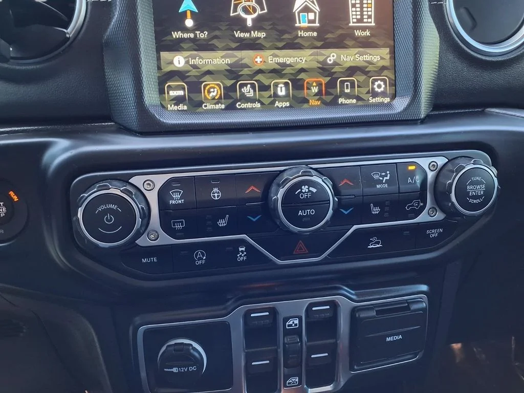 Used 2022 Black Jeep Unlimited Sahara image 9