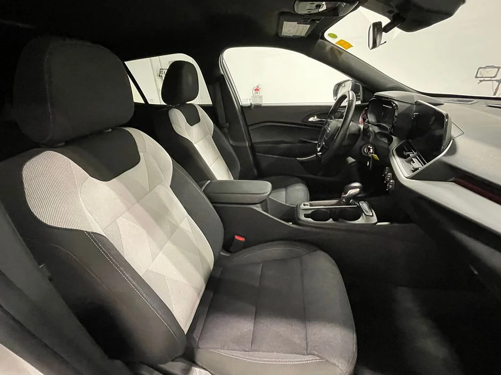 Used 2024 White Chevrolet 1RS image 25