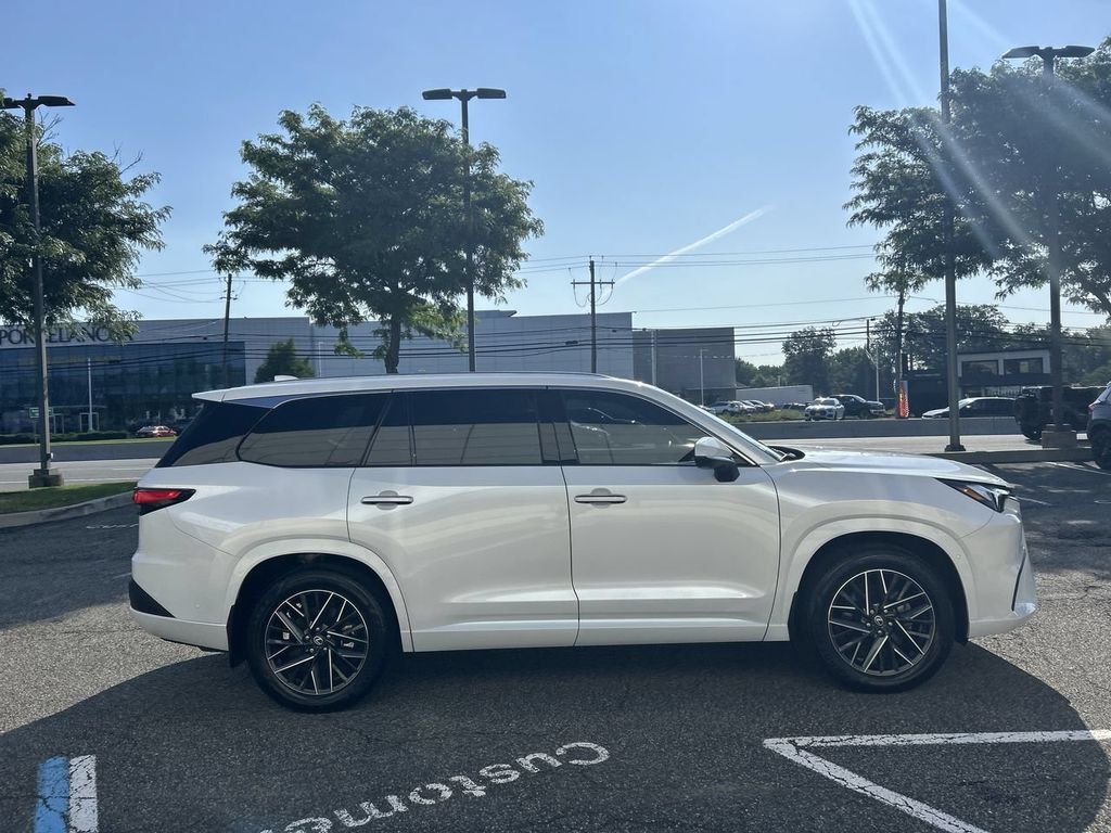 Used 2026 Pearl Lexus 350 Premium image 9