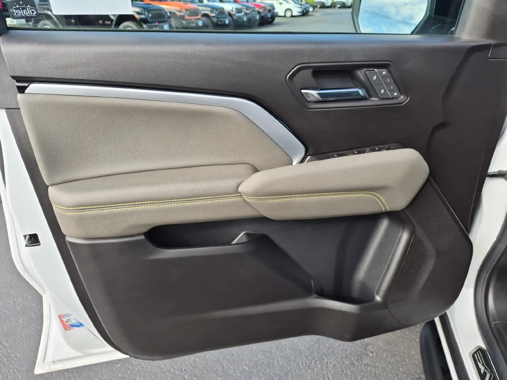 Used 2025 Summit White Chevrolet ZR2 image 10