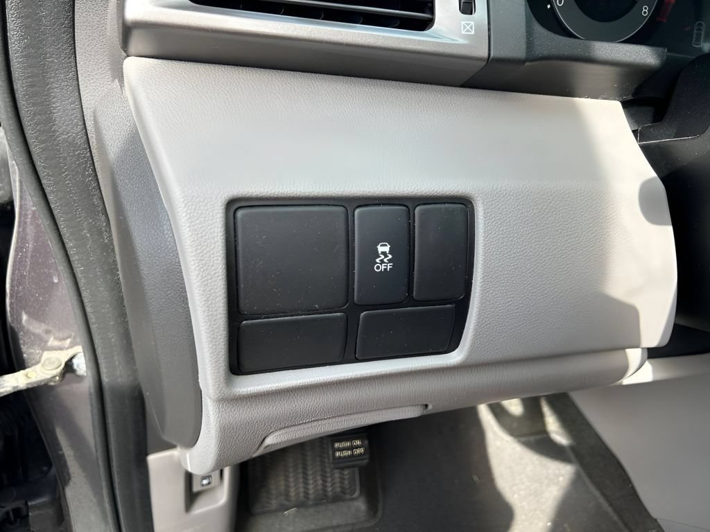 Used 2016 Modern Steel Metallic Honda LX image 22