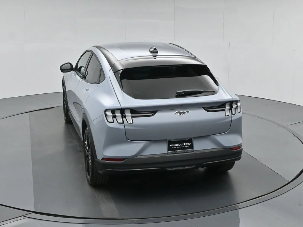 New 2026 Glacier Gray Metallic Tri-coat Ford Select image 39