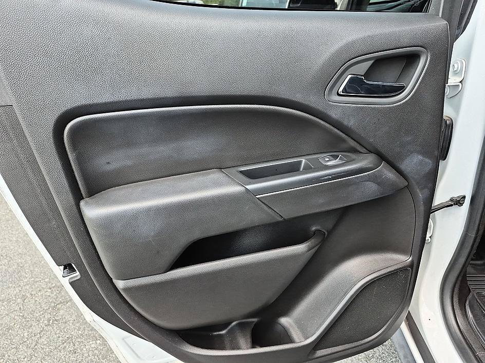 Used 2018 SUMMIT WHITE Chevrolet 4WD ZR2 image 26