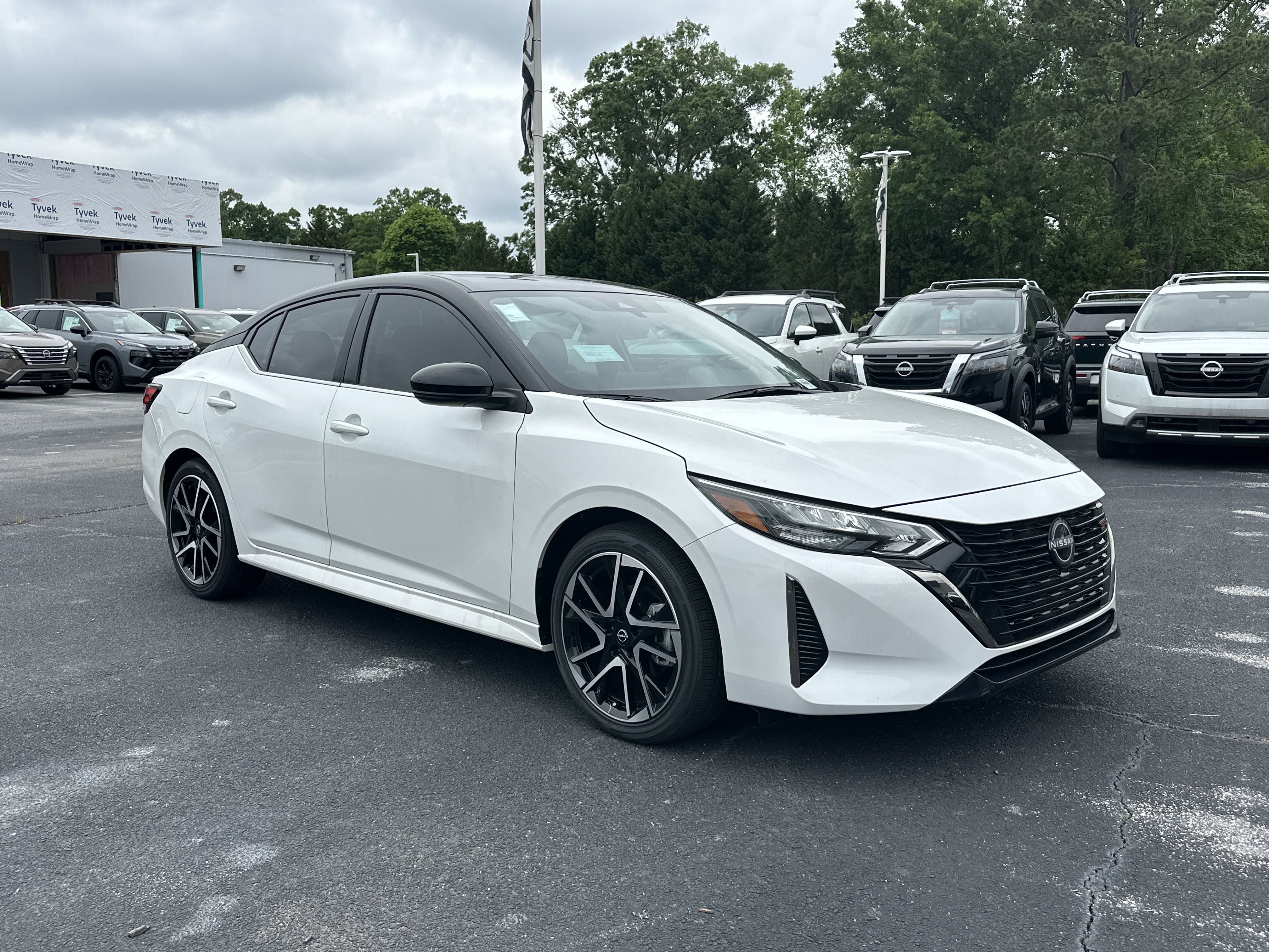 2025 Nissan Sentra SR - Photo 2