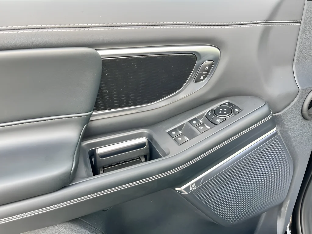 New 2026 Agate Black Metallic Ford Platinum® image 24