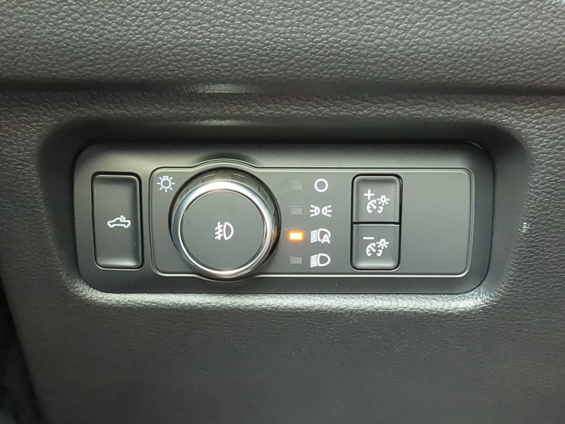 New 2026 Carbonized Gray Metallic Ford Lariat® image 62