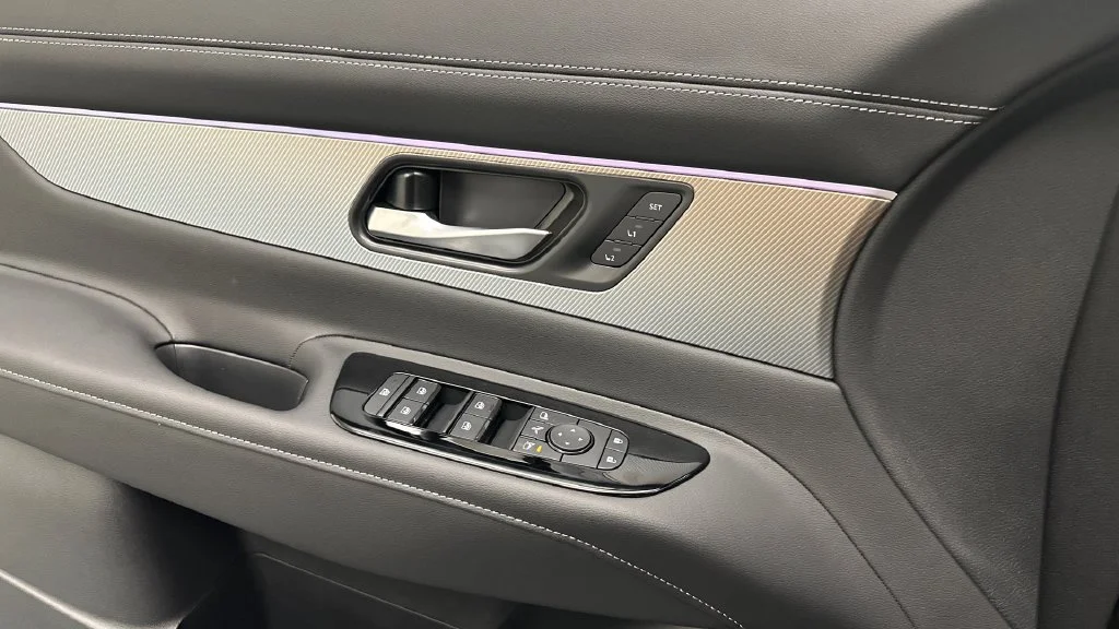 New 2027 Gray Nissan Platinum image 18