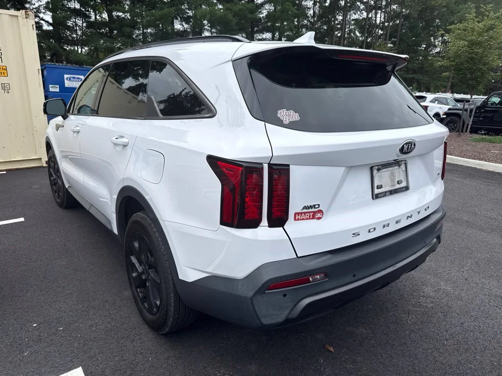 Used 2021 White Kia S image 5