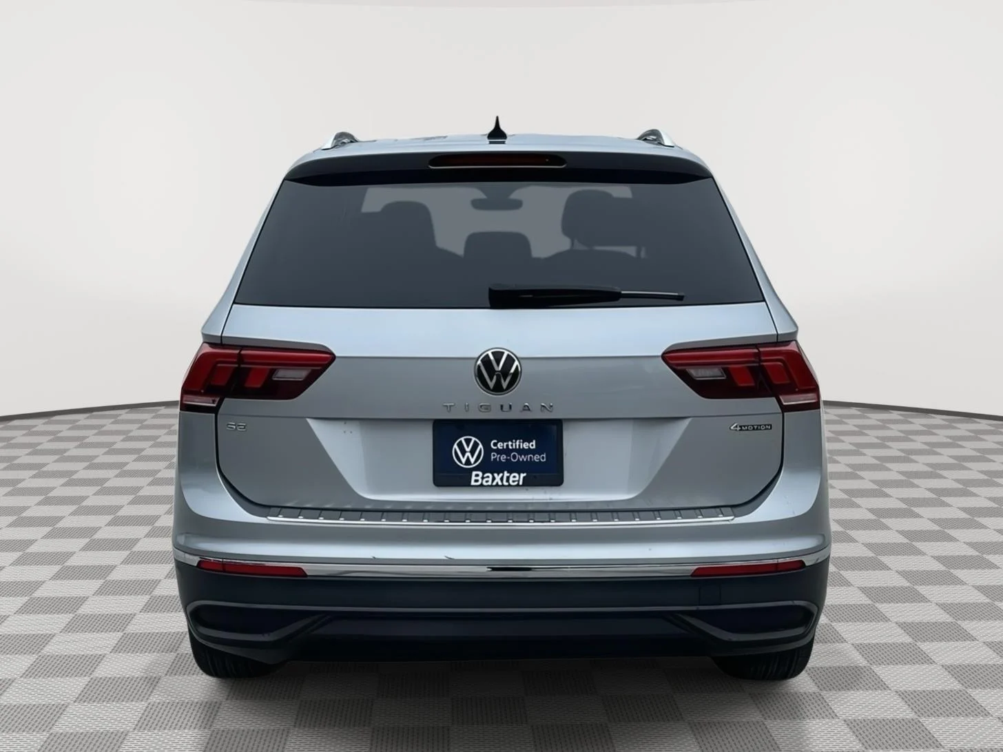 Certified Used 2022 SILVER Volkswagen SE image 10