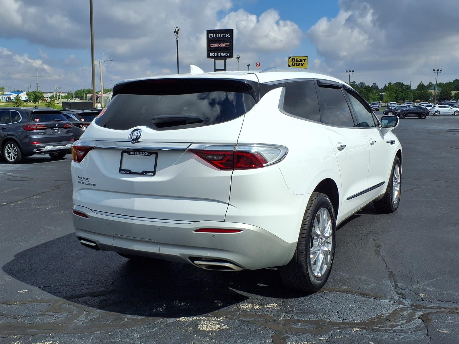 Used 2023 White Buick Essence image 23