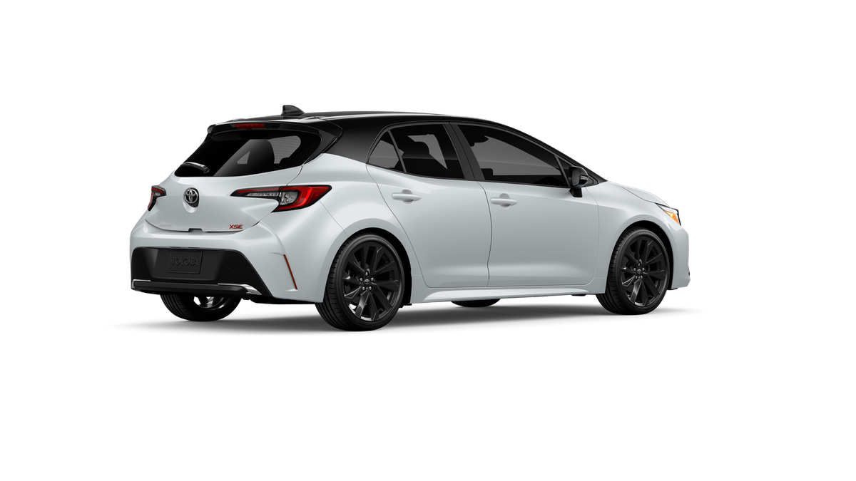 New 2027 Wind Chill Pearl with Black roof Toyota XSE image 10