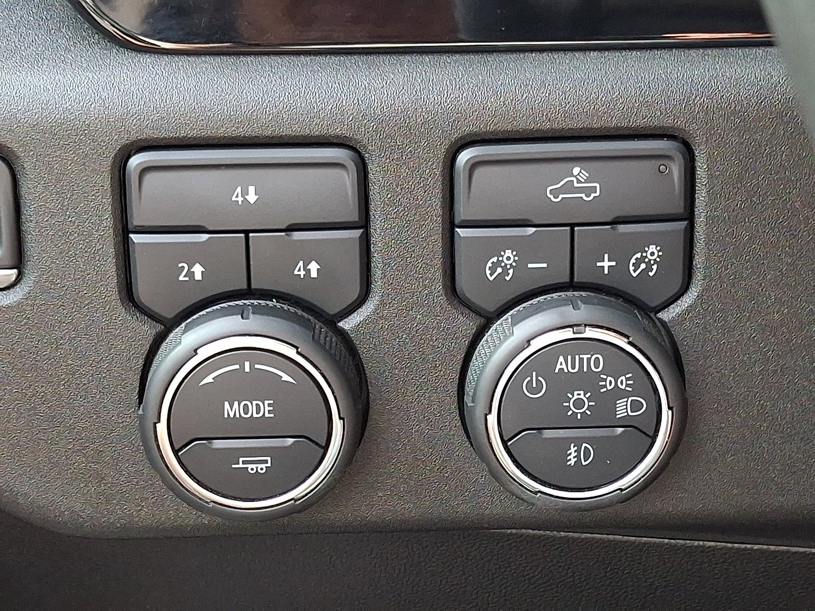 Used 2025 Black Chevrolet LT image 25