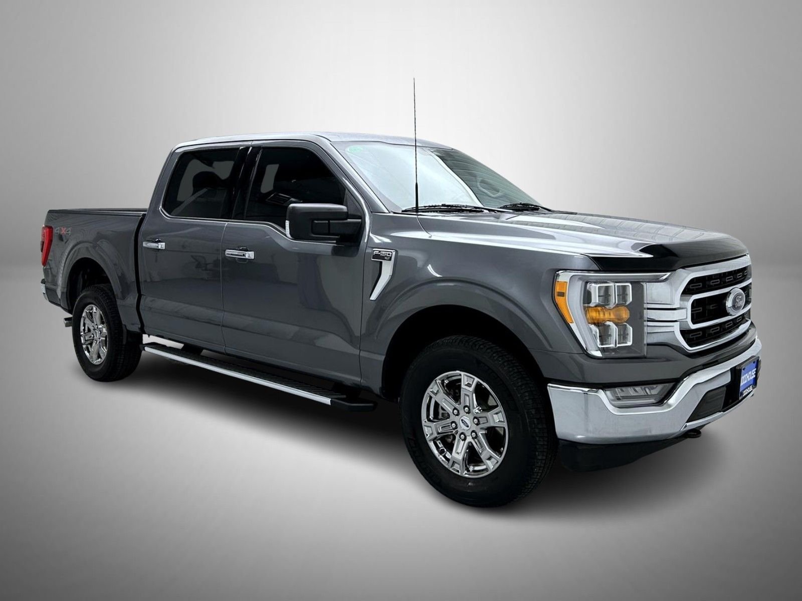 Used 2023 Gray Ford XLT image 3