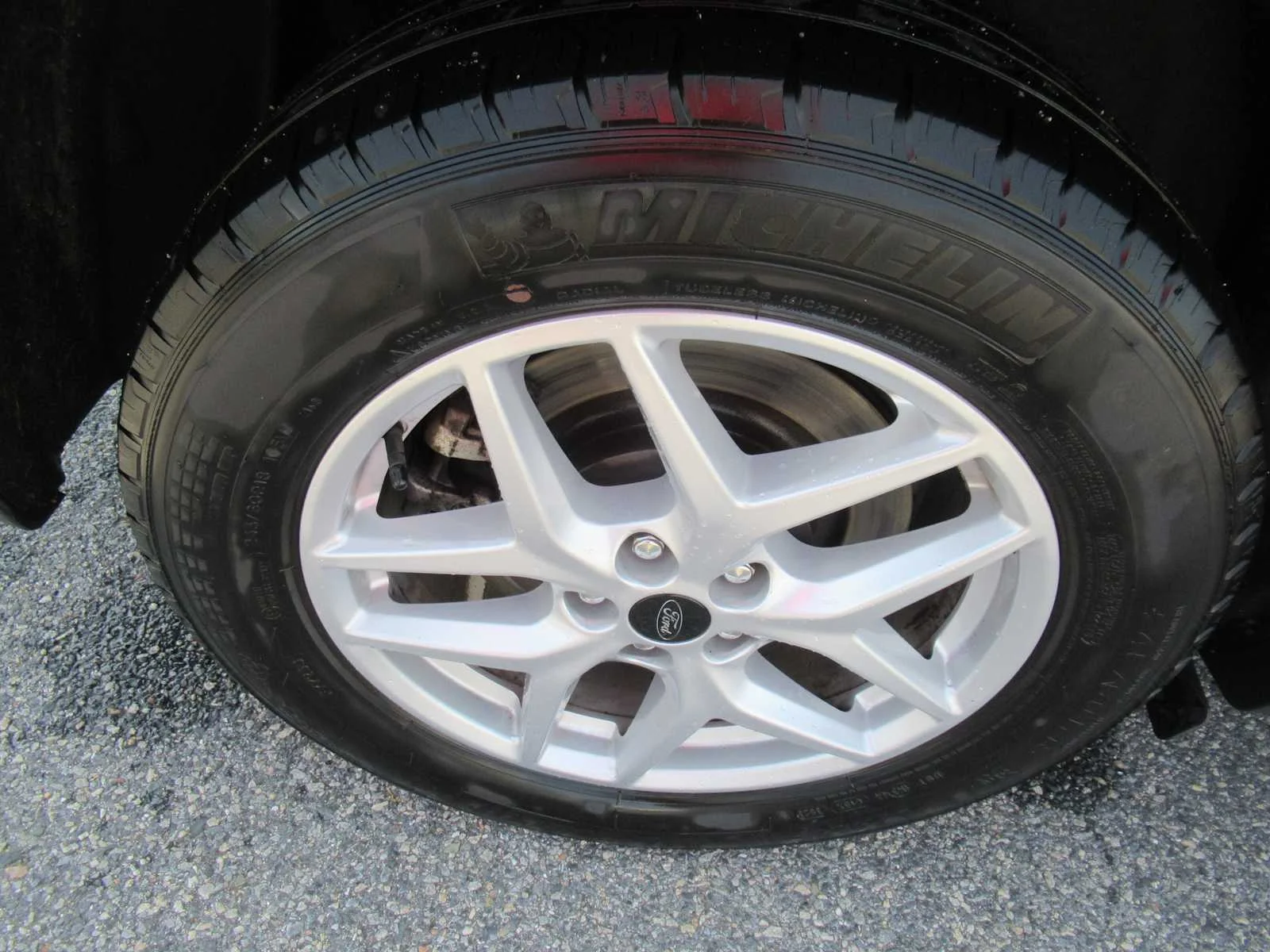 Used 2024 Carbonized Gray Ford SEL image 9