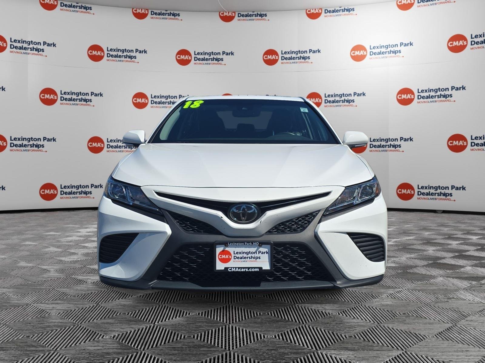 Used 2018 Super White Toyota SE image 2