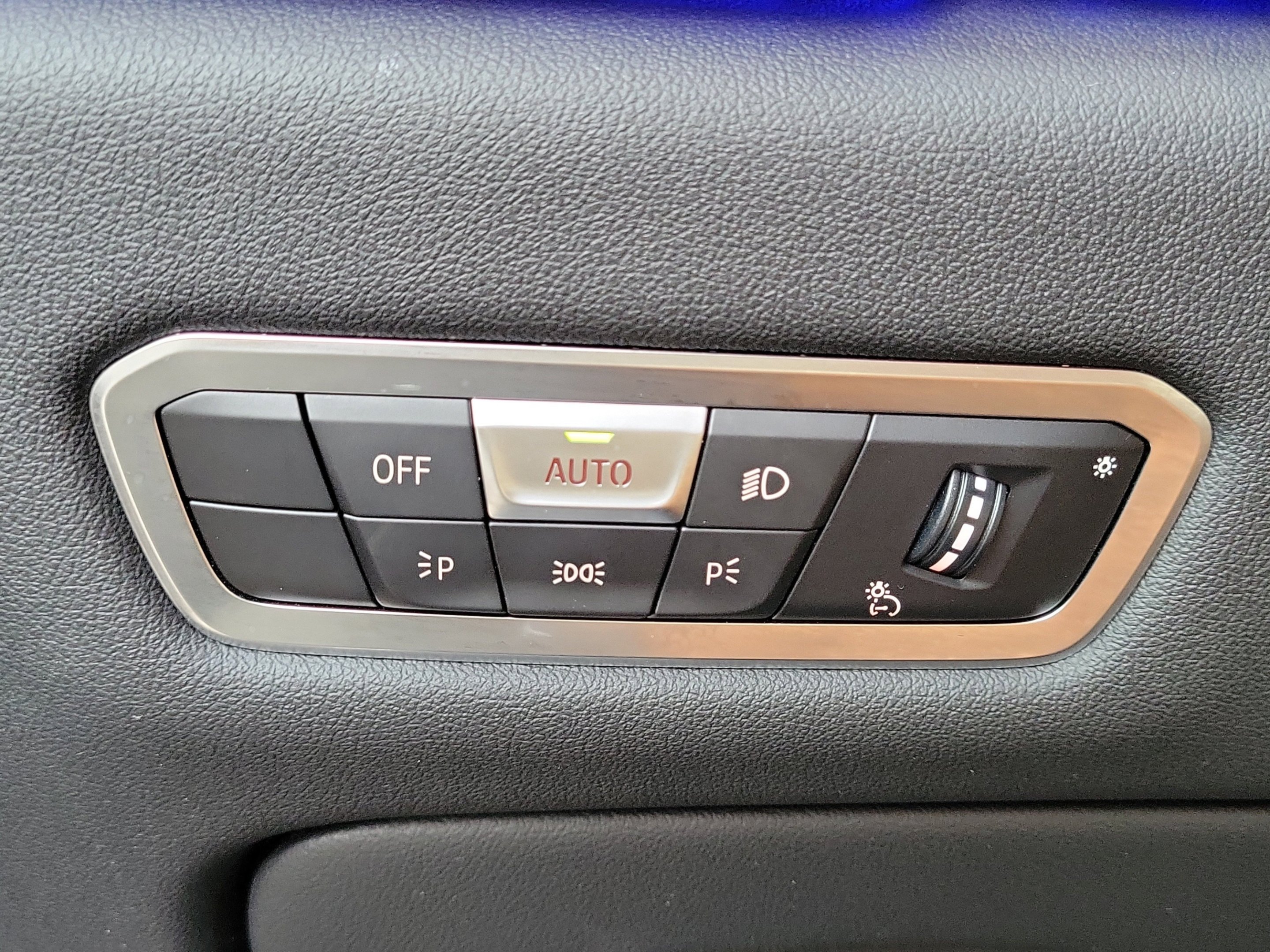 Used 2023 Phytonic Blue Metallic BMW xDrive40i image 24