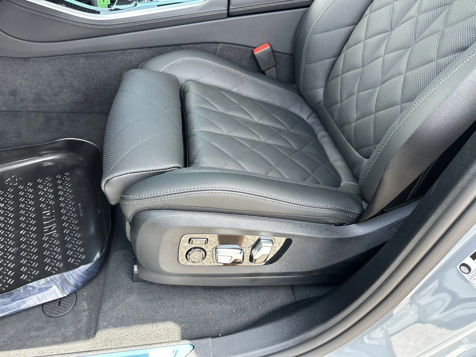 New 2026 Brooklyn Grey Metallic BMW sDrive40i image 20