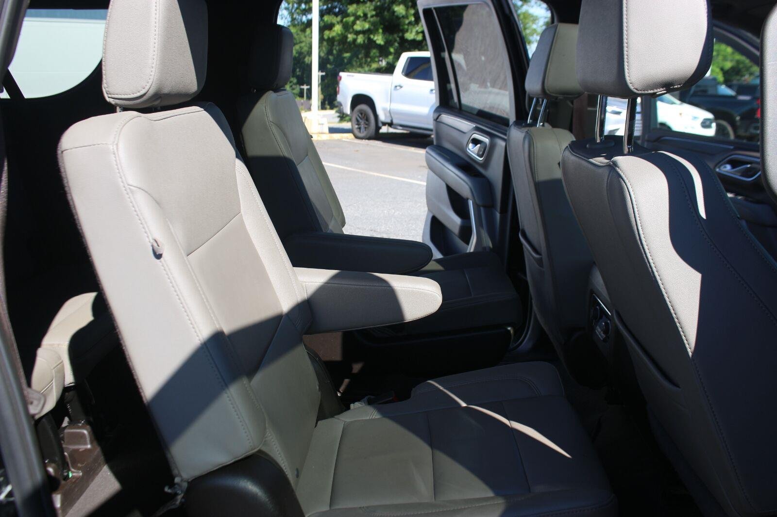 Used 2024 Black Chevrolet Z71 image 40