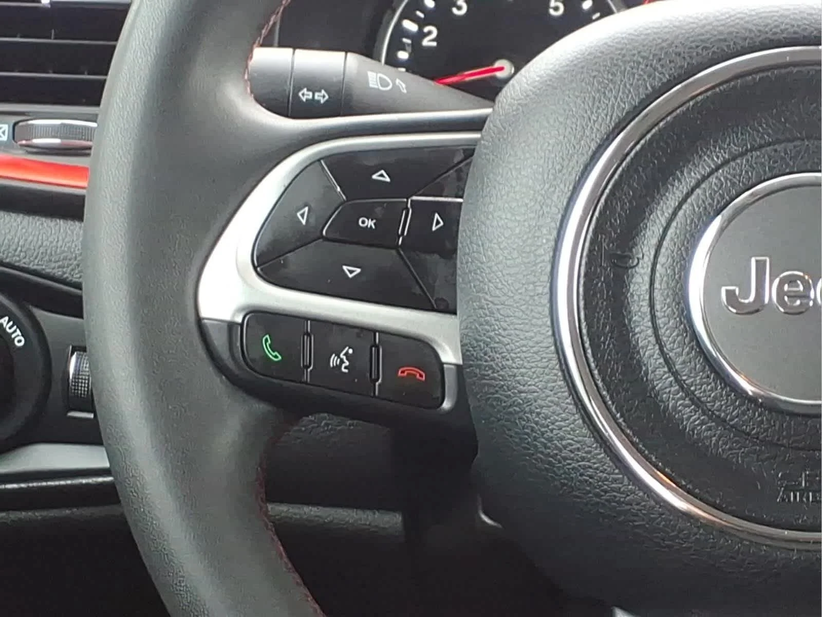 Used 2023 Alpine White Clearcoat Jeep Trailhawk image 21