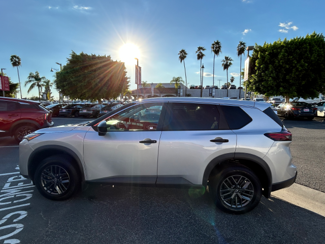 Used 2024 Silver Nissan S image 6