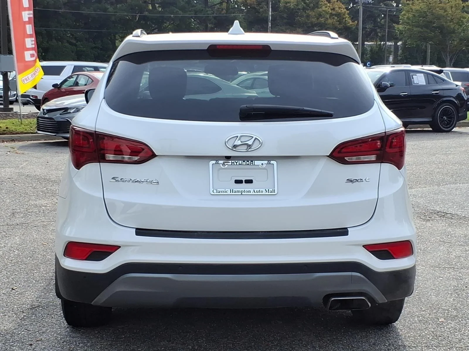 Used 2017 Frost White Pearl Hyundai 2.4L image 9