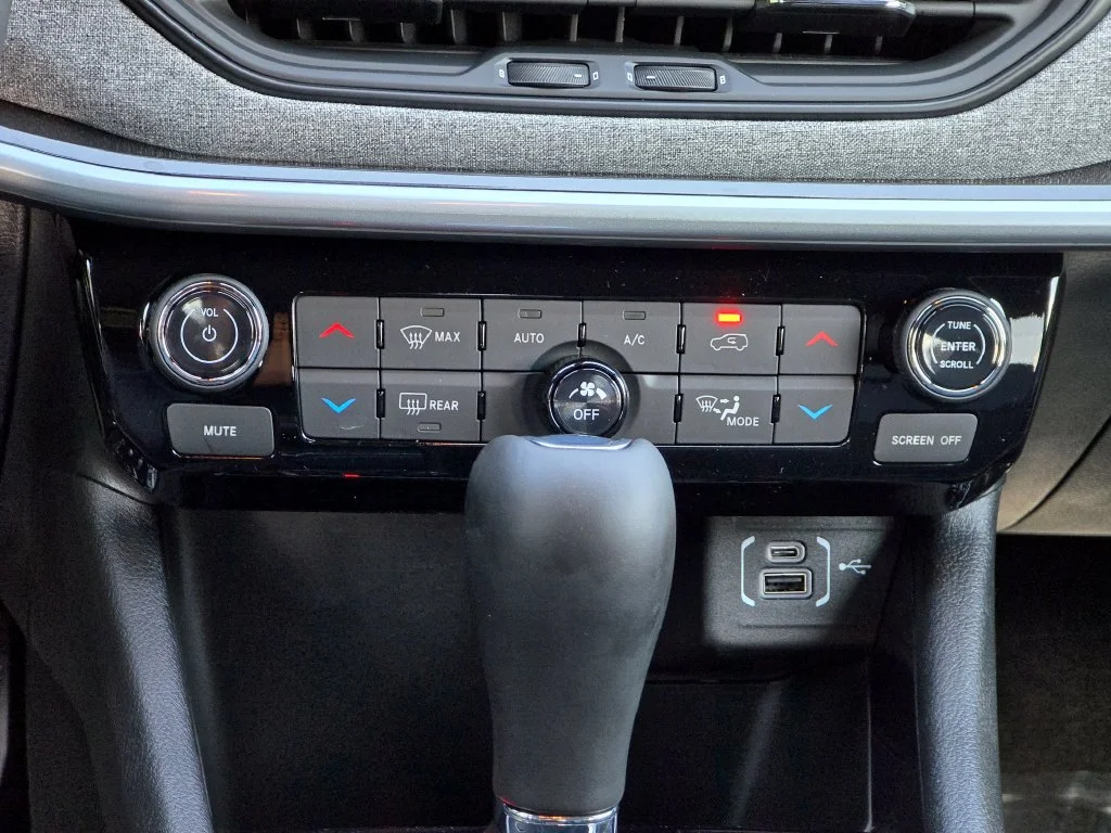 New 2026 Silver Jeep Latitude image 32