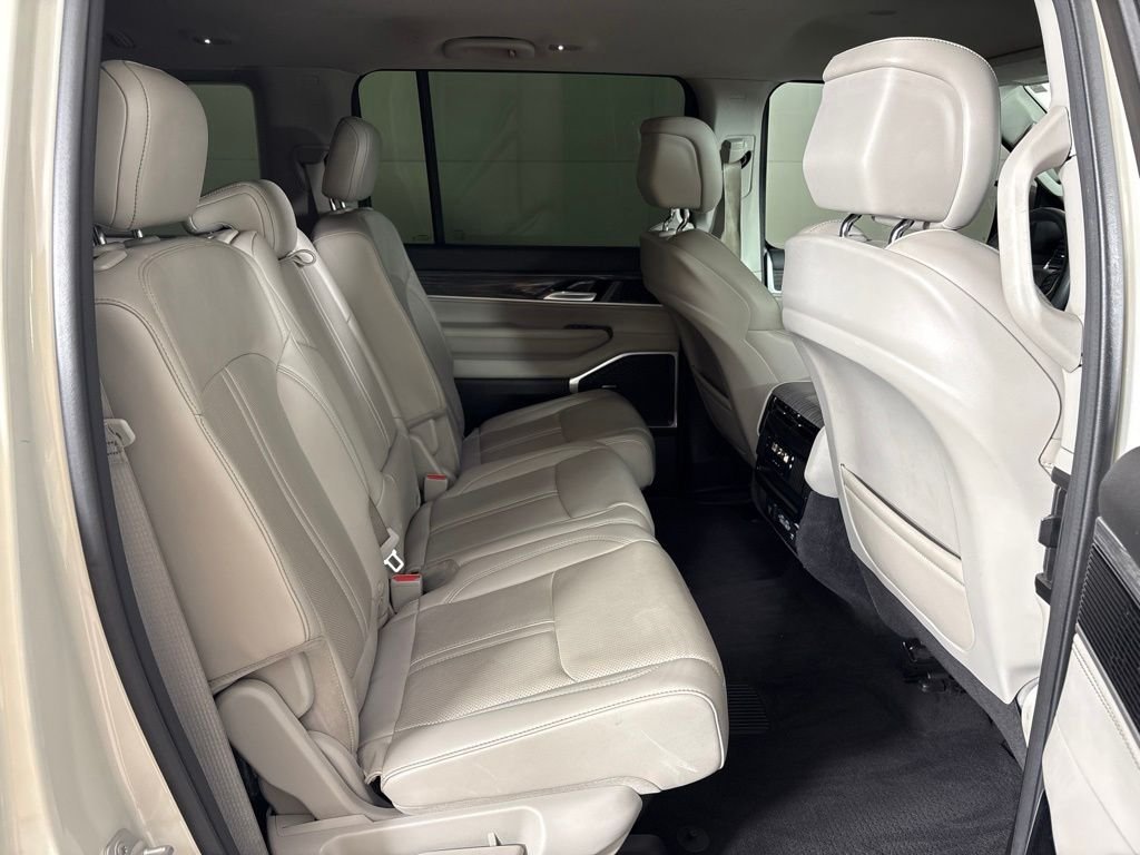 Used 2022 White Jeep Series II image 21