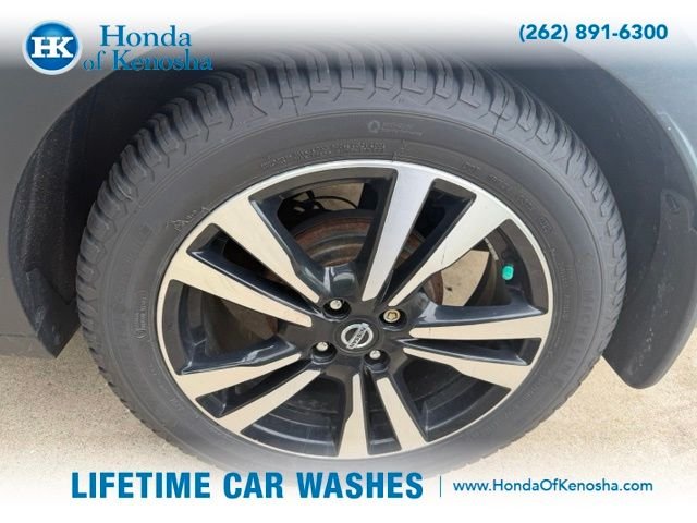 Used 2020 Aspen White Nissan SV image 3